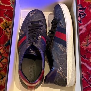 Gucci Men's Navy Sneakers with Red and White Accents